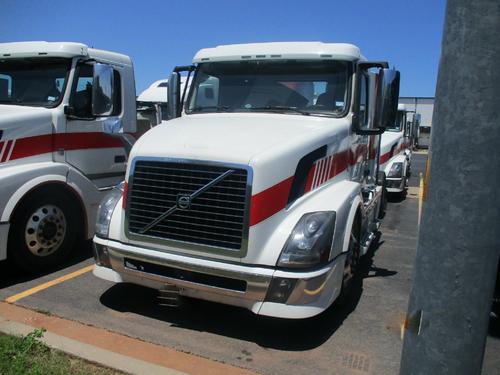 VOLVO VNL300