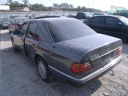 MERCEDES-BENZ MERCEDES 300E