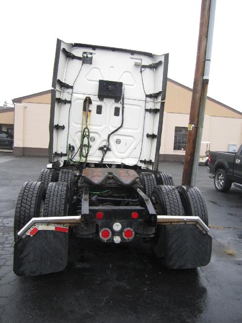 FREIGHTLINER CASCADIA 125