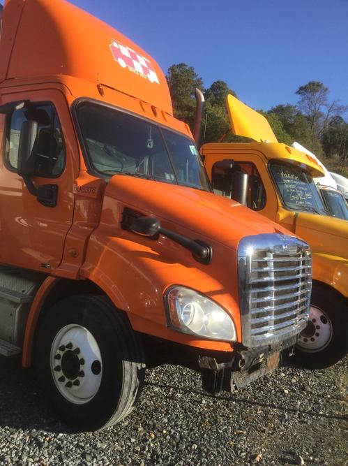 FREIGHTLINER CASCADIA 113