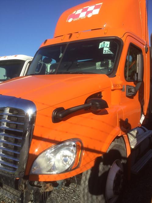 FREIGHTLINER CASCADIA 113