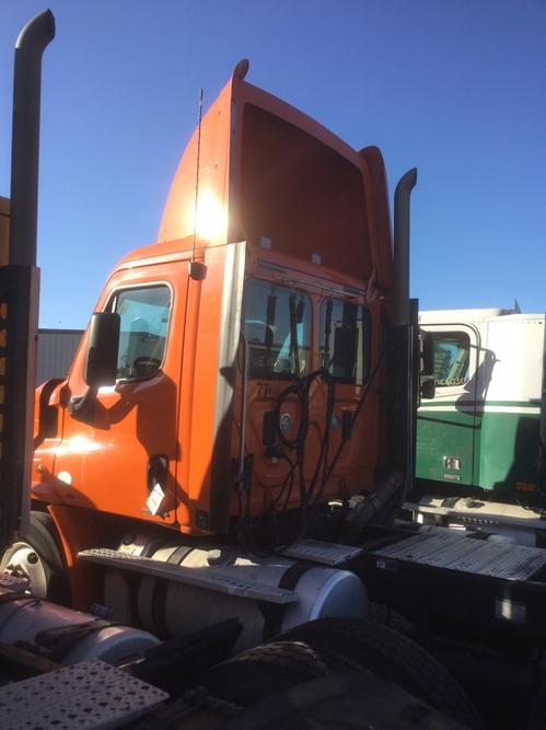 FREIGHTLINER CASCADIA 113