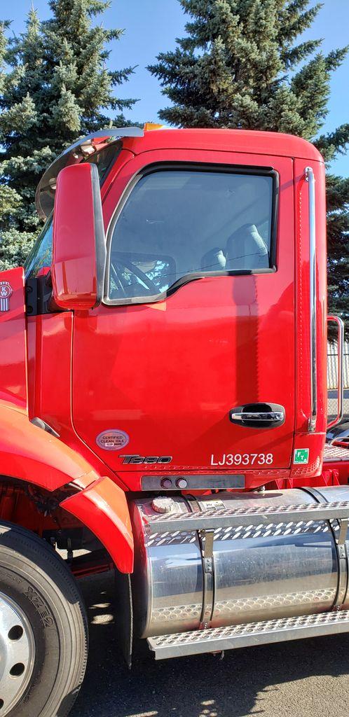 KENWORTH T880