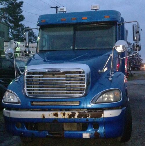 FREIGHTLINER COLUMBIA