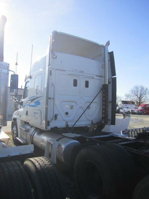 FREIGHTLINER CASCADIA 125