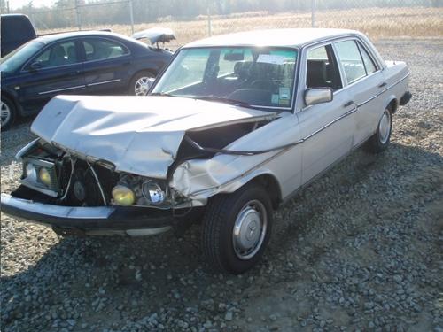 MERCEDES-BENZ MERCEDES 240D