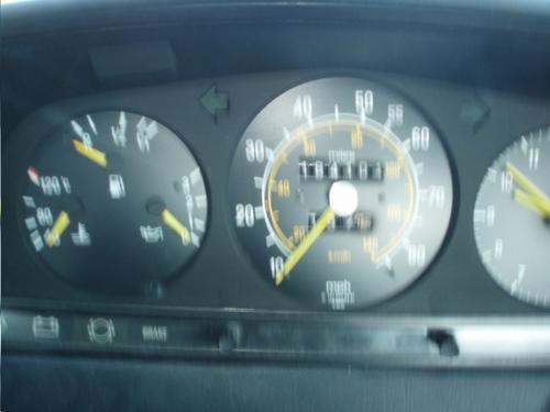 MERCEDES-BENZ MERCEDES 240D