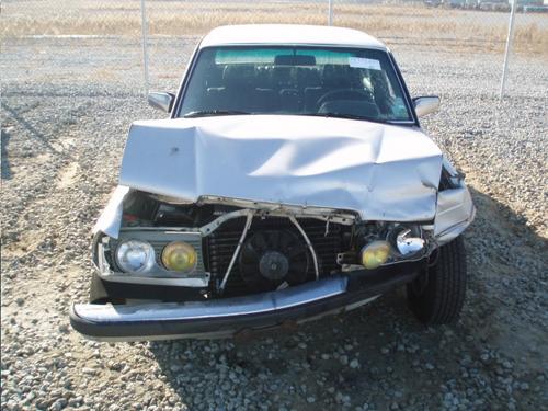 MERCEDES-BENZ MERCEDES 240D