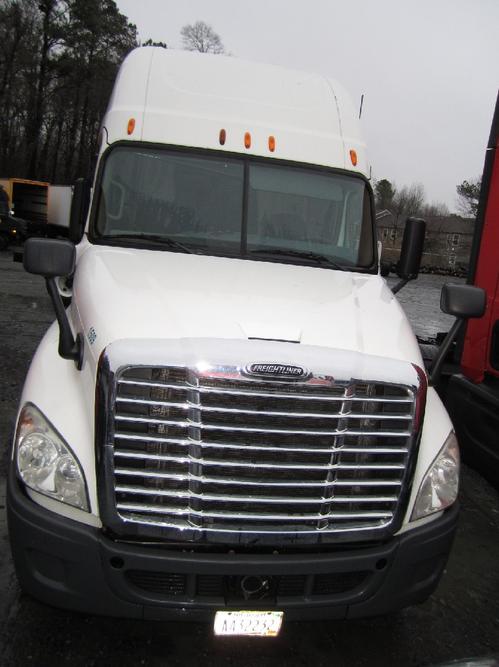 FREIGHTLINER CASCADIA 125