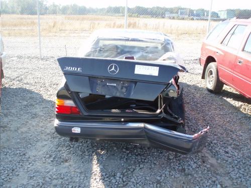 MERCEDES-BENZ MERCEDES 300E