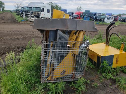 John Deere 824J