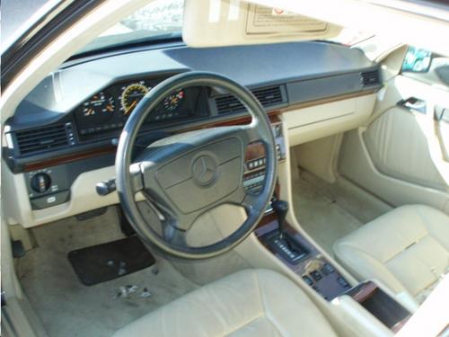 MERCEDES-BENZ MERCEDES 300E