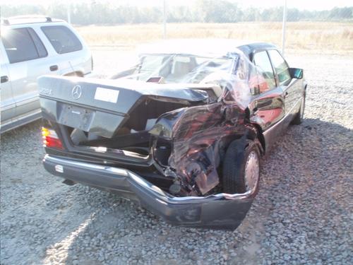 MERCEDES-BENZ MERCEDES 300E