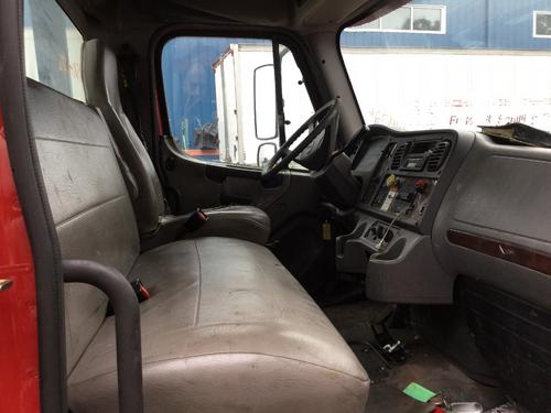 FREIGHTLINER M2 100