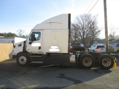 FREIGHTLINER CASCADIA 113