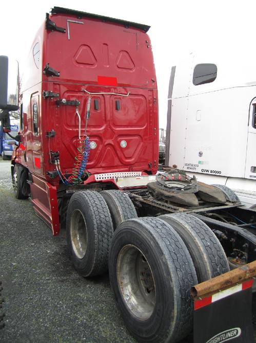 FREIGHTLINER CASCADIA 125