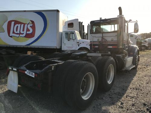 Peterbilt 384