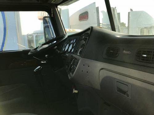 Peterbilt 384