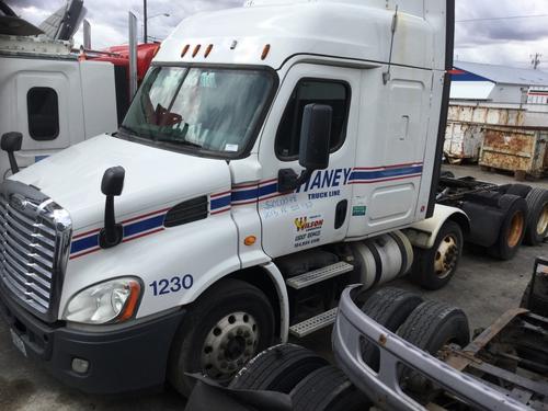 FREIGHTLINER CASCADIA 113