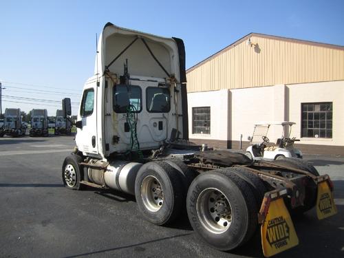 FREIGHTLINER CASCADIA 125