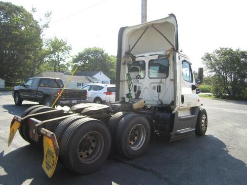 FREIGHTLINER CASCADIA 125