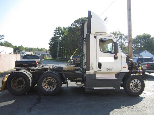 FREIGHTLINER CASCADIA 125