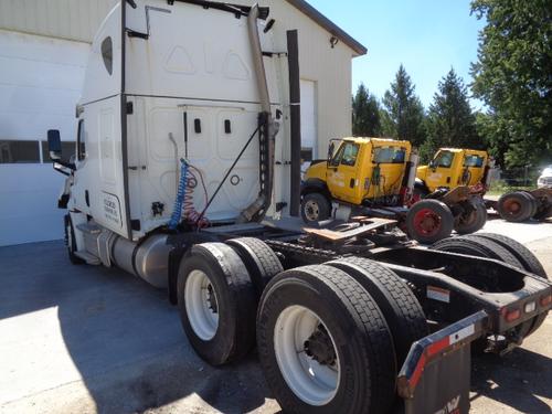 FREIGHTLINER CASCADIA 126