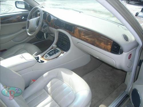 JAGUAR XJ8