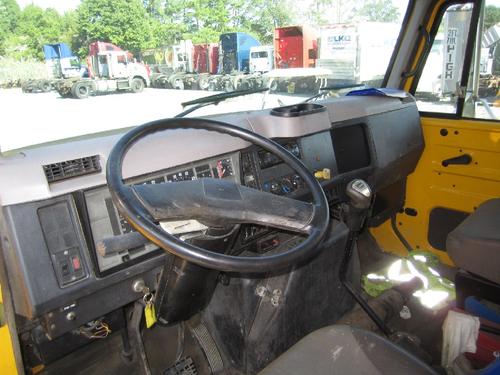 INTERNATIONAL 4900