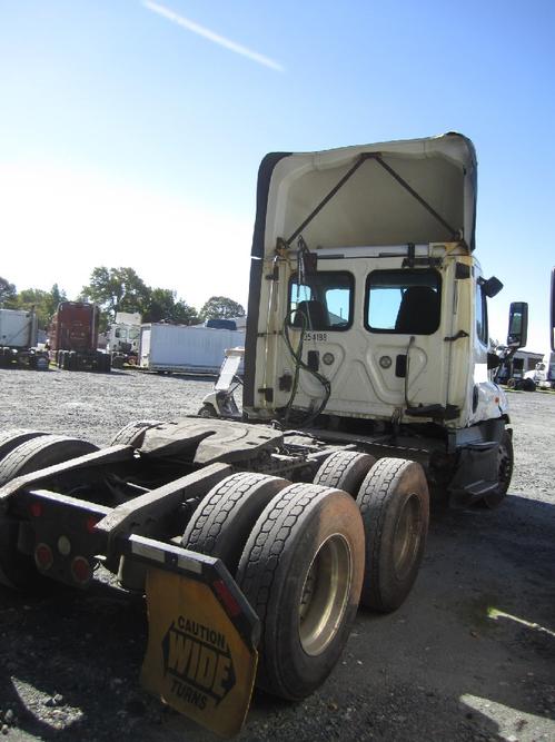 FREIGHTLINER CASCADIA 125