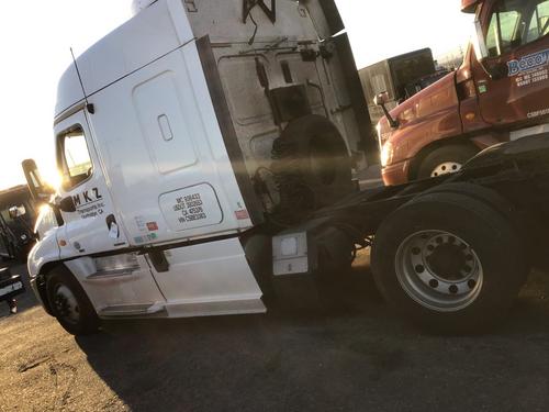 FREIGHTLINER CASCADIA 125