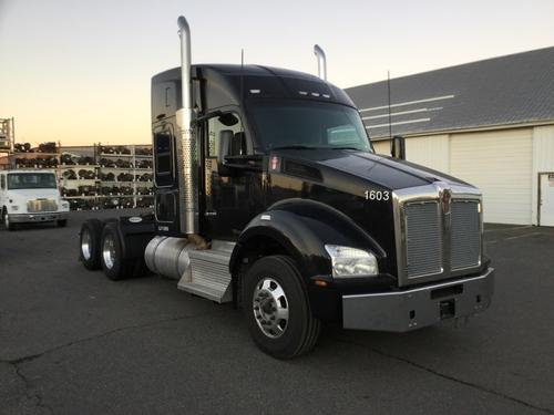 KENWORTH T880