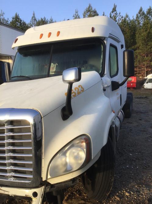 FREIGHTLINER CASCADIA 125