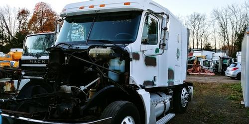 FREIGHTLINER COLUMBIA 120