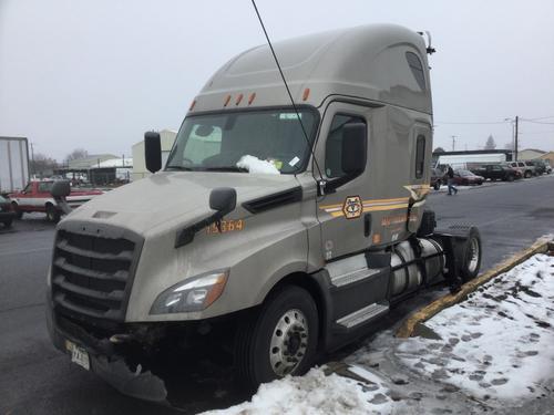 FREIGHTLINER CASCADIA 126