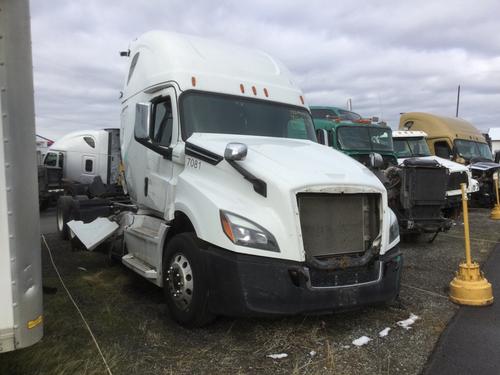 FREIGHTLINER CASCADIA 126