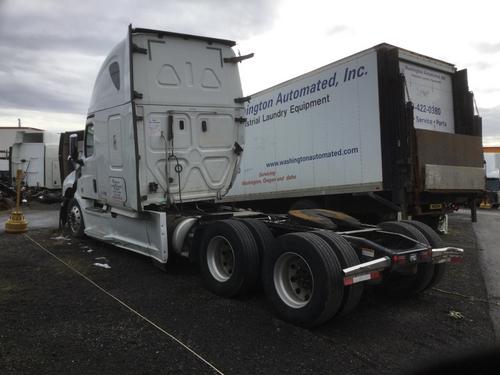 FREIGHTLINER CASCADIA 126