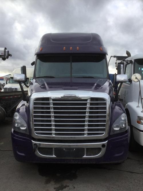 FREIGHTLINER CASCADIA 125