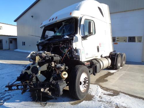 FREIGHTLINER CASCADIA 126