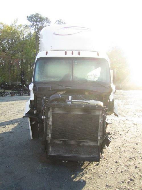 FREIGHTLINER CASCADIA 113