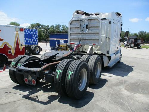 FREIGHTLINER CASCADIA 113