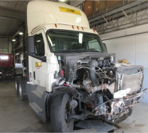 FREIGHTLINER CASCADIA 126