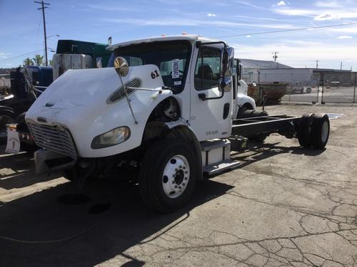 FREIGHTLINER M2 106