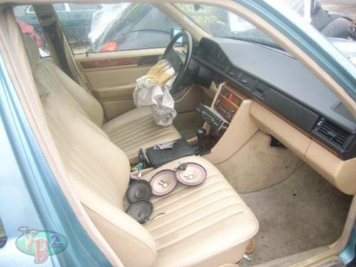 MERCEDES-BENZ MERCEDES 300D