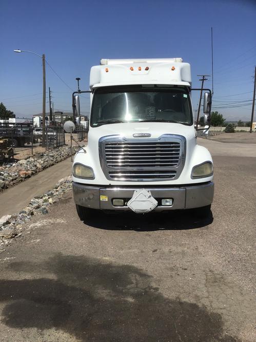 FREIGHTLINER M2 112