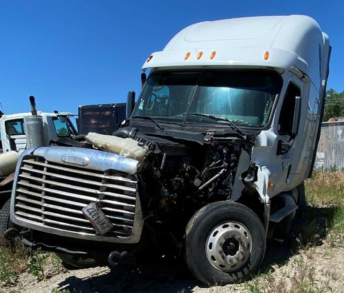 FREIGHTLINER CASCADIA 113