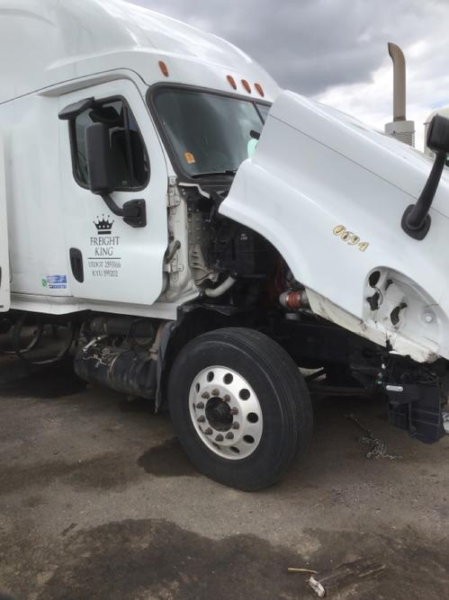 FREIGHTLINER CASCADIA 113