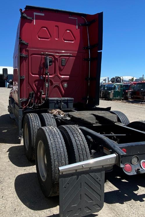 FREIGHTLINER CASCADIA 125