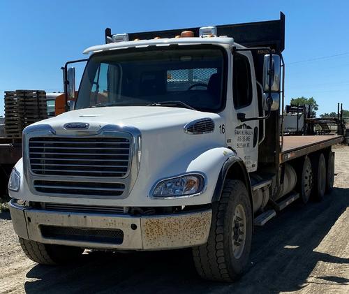 FREIGHTLINER M2 112