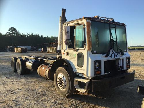 MACK MR690